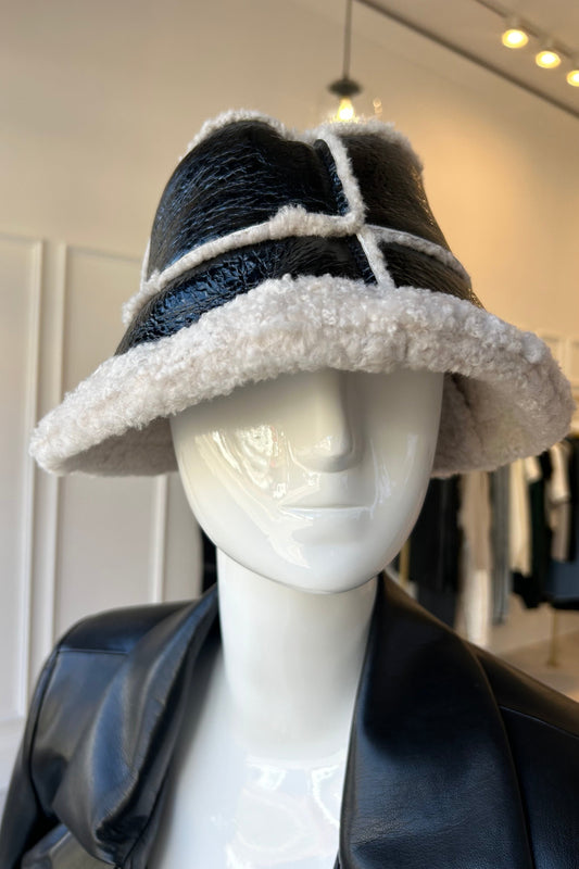 LEATHER SHEARLING HAT