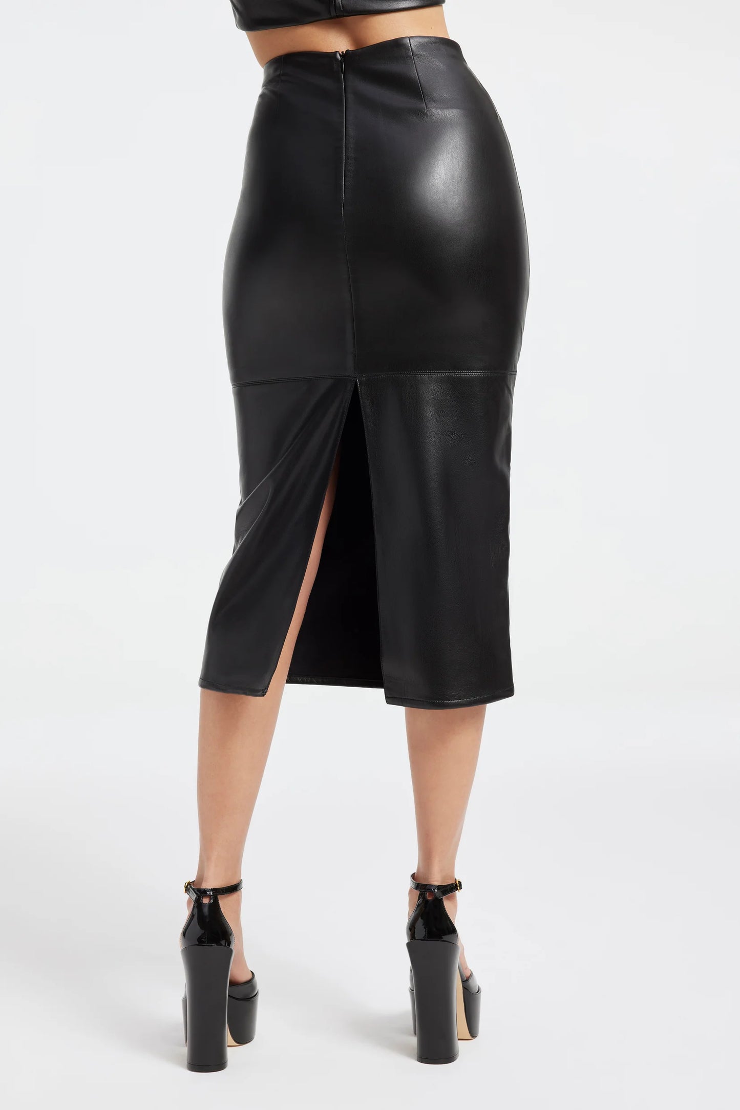 GOOD AMERICAN FAUX LEATHER MIDI SKIRT