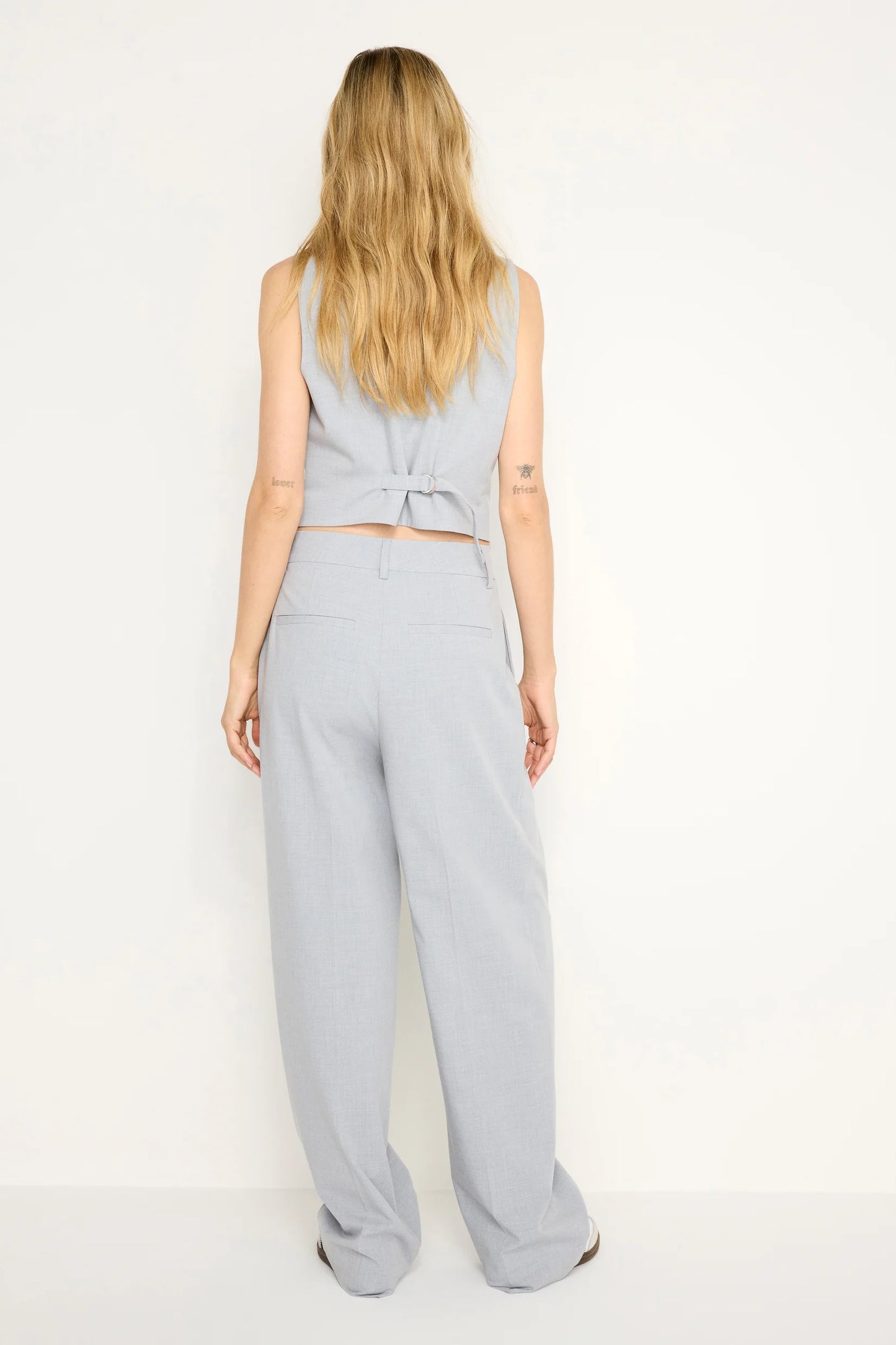 GOOD AMERICAN PLEATED TROUSER