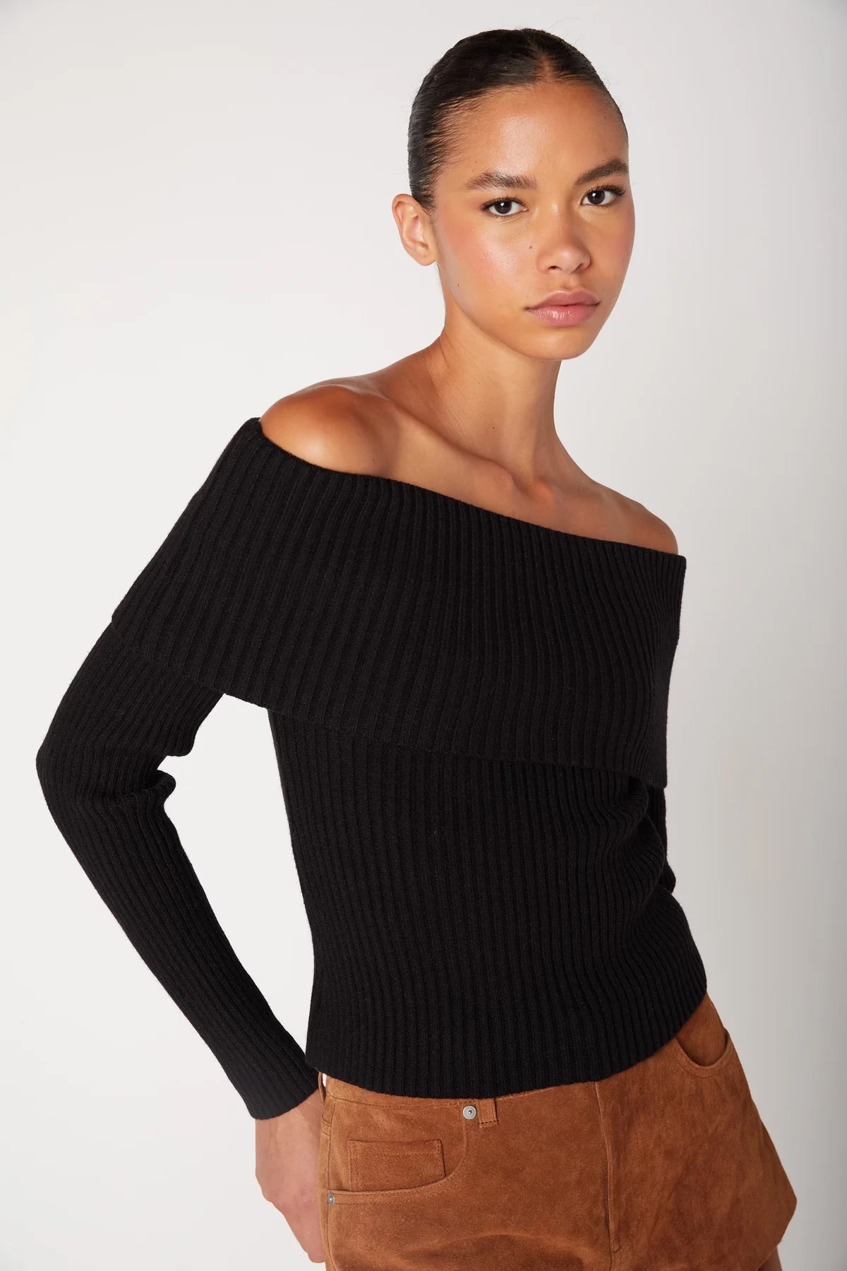 OFF SHOULDER SWEATER